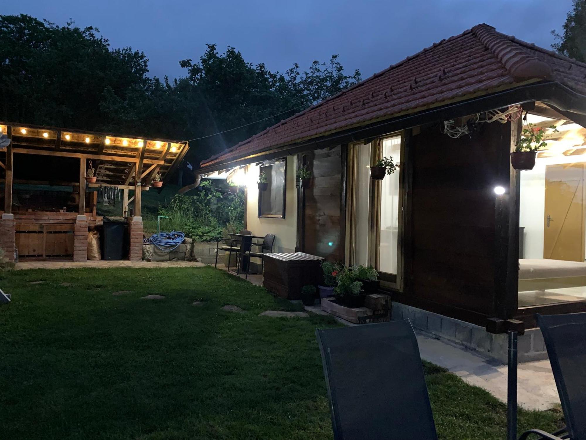 Apartmani Lunija Gornji Milanovac Exterior foto